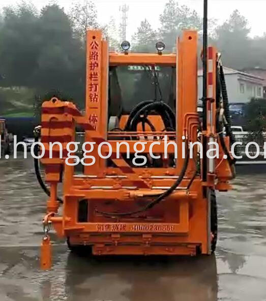 Hydraulic Hammer for Guardrail Mounting